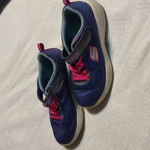 ♥️ Skechers Sport Shoes Girls size 3.5
